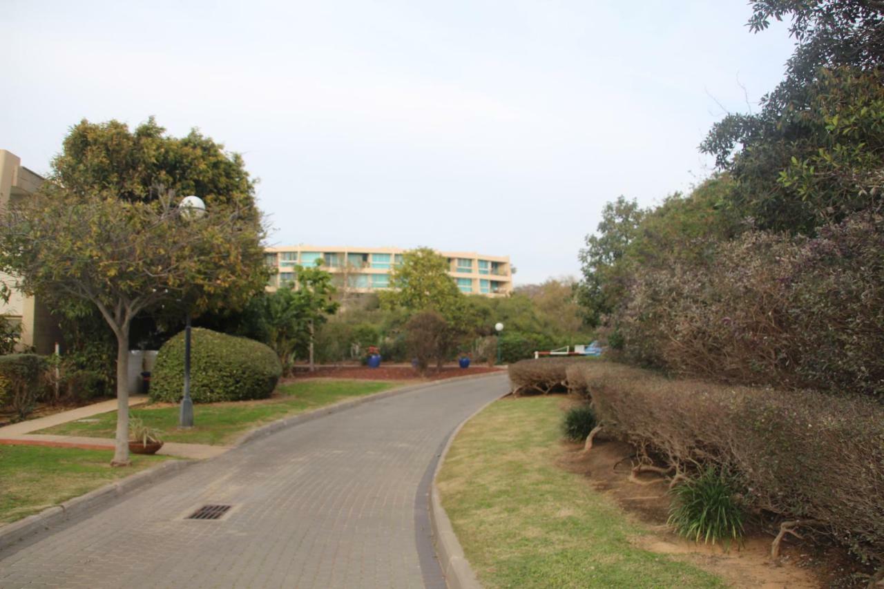 The Beach Garden Apt. 카에사레아 외부 사진